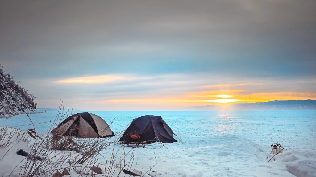15 Tips For Staying Warm While Winter Camping